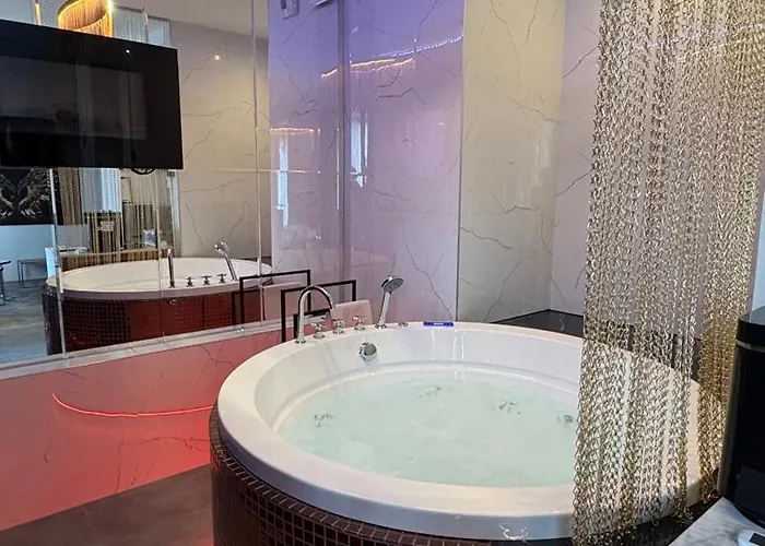 Jacuzzi Glass-House Central Station